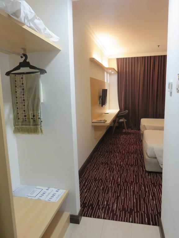RHR Hotel Kajang Bagian luar foto