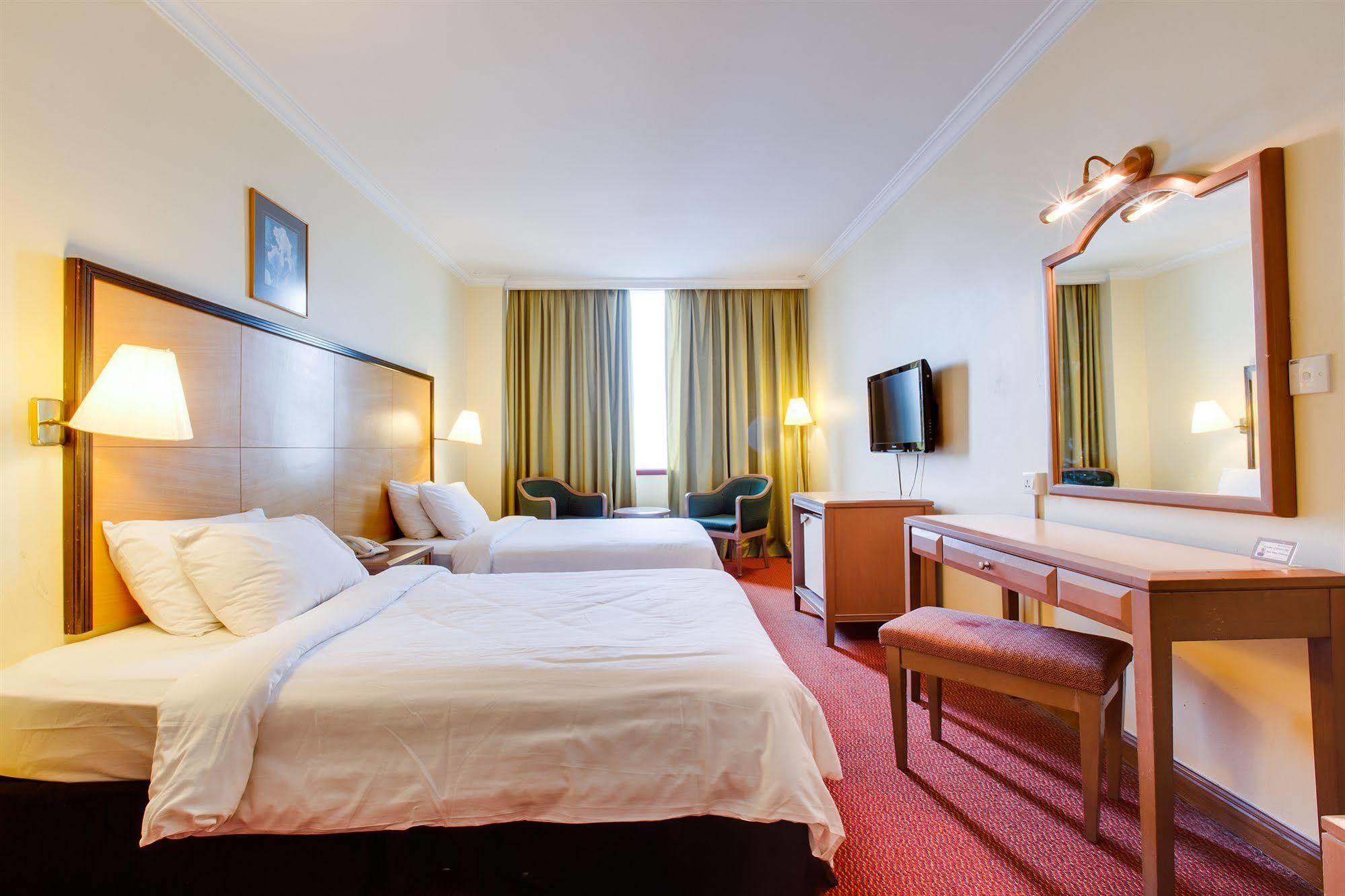 RHR Hotel Kajang Bagian luar foto