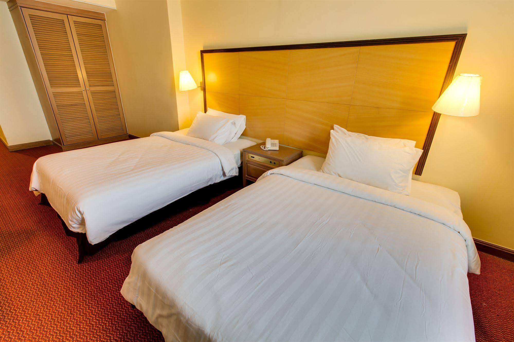 RHR Hotel Kajang Bagian luar foto
