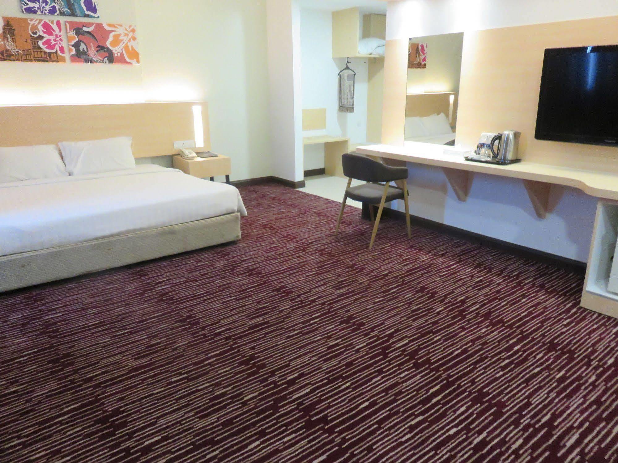RHR Hotel Kajang Bagian luar foto