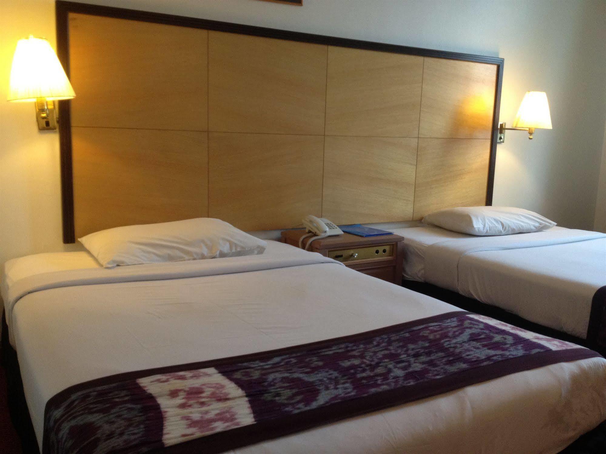 RHR Hotel Kajang Bagian luar foto