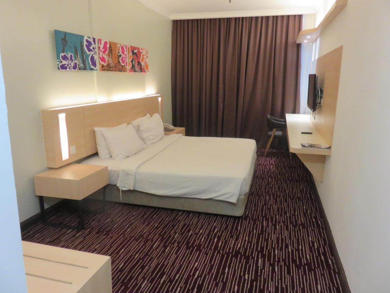 RHR Hotel Kajang Bagian luar foto