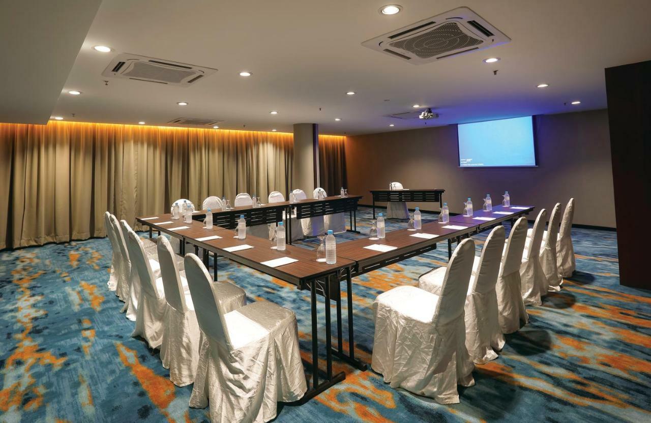 RHR Hotel Kajang Bagian luar foto