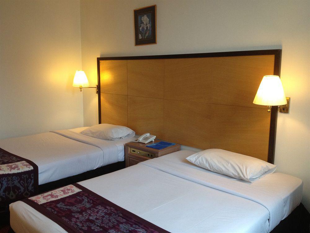 RHR Hotel Kajang Bagian luar foto
